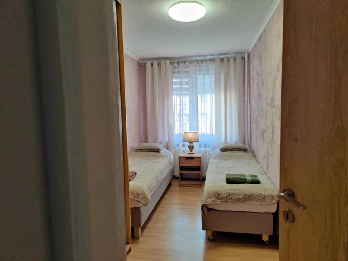 Dwupokojowe Mieszkanie Nowy Dwór Mazowiecki Esterno foto
